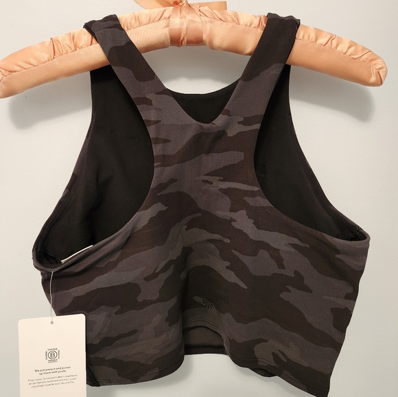 NWT - Athleta grey camo Conscious Crop - Size Small - Picture 2 of 3